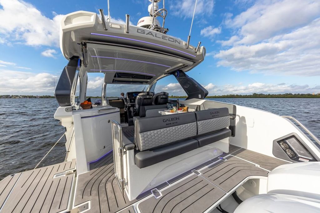 Galeon, boat, yacht, motor, Tony Castro, design, MarineMax, 500, drop-down, wings, windscreen, bulwarks, 325 GTO, 400, Fly