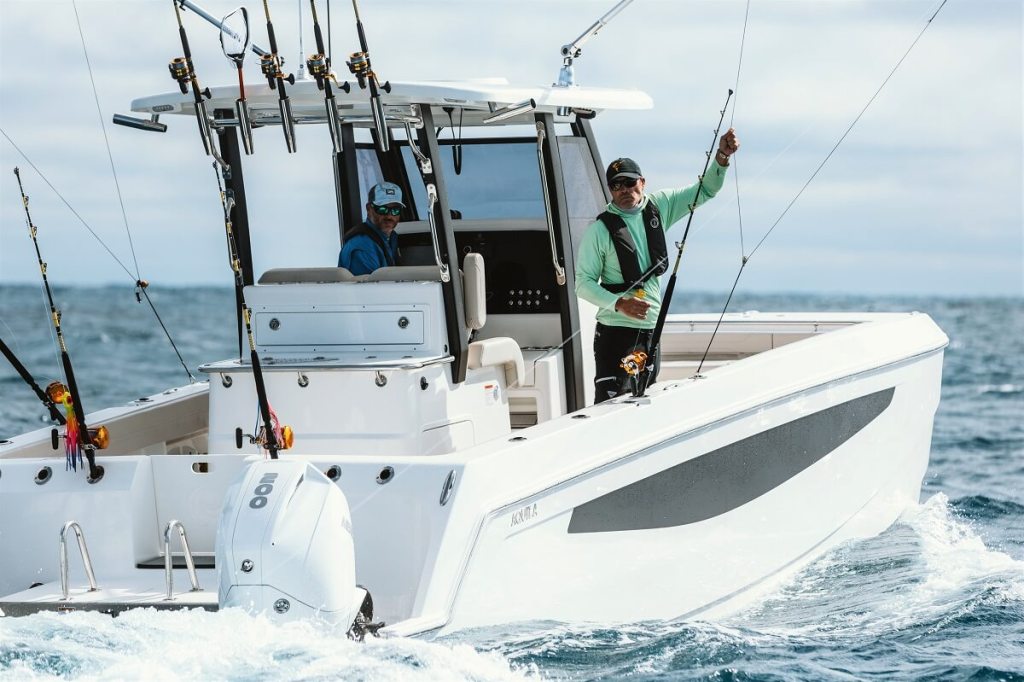 Aquila, 28 Molokai, Cuddy, Offshore, Hawaii, powercat, power catamaran, MarineMax, Sino Eagle, Lex Raas, Alain Raas, 32 Sport, 26 Sport, 44 Yacht, 54 Yacht, 70 Luxury, Simpson Marine