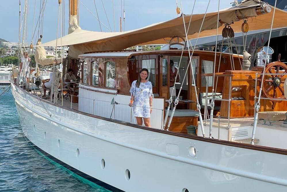 Geraldine Hardy, taking care of yourself, self care, programme, Yacht Style, Issue 63, yoga, meditation, Singapore Yacht Show, Abu Dhabi International Boat Show, Germany, Indonesia, Informa Yacht Group, Alchemy Healer, Theta brain wave, well-being optimise, productivity, creativity, integrity, crew, seafarer