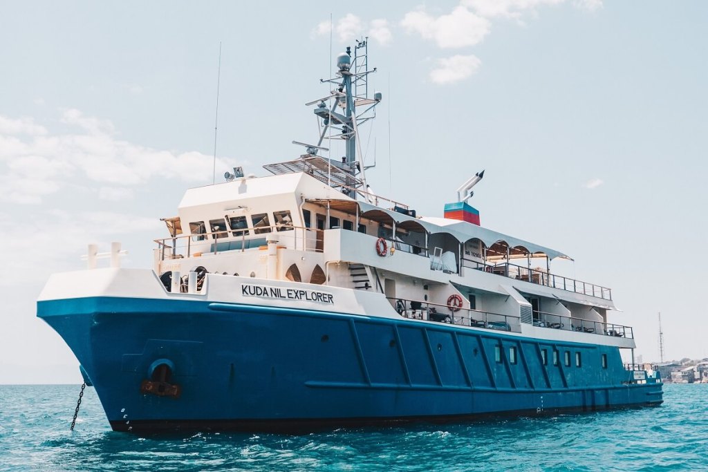 Kudanil Explorer, charter, superyacht, Indonesia, Camper & Nicholsons, Remi Epstein, Thibaud Epstein, Teraoka Shipyard, Japan, Alix Thomsen, Raja Ampat, West Papua, surfing, diving, Simon Jupe, Bertrand d’Alencon, Keinvor, Captain Wayan, Morroch 2