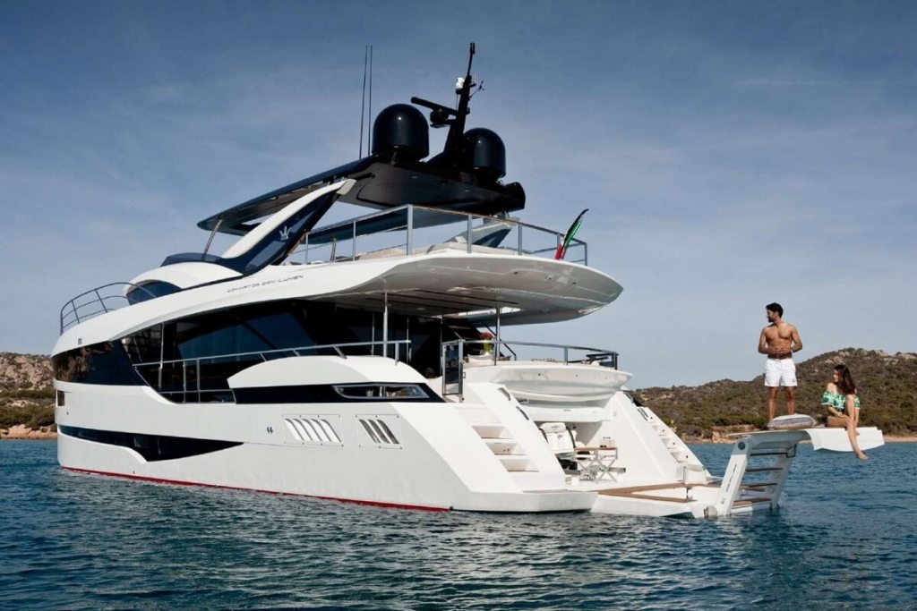 Dominator, yacht, superyacht, Ilumen 28M, Boat Lagoon Yachting, sold, sale, Singapore, Alistair Brunskill, dealer