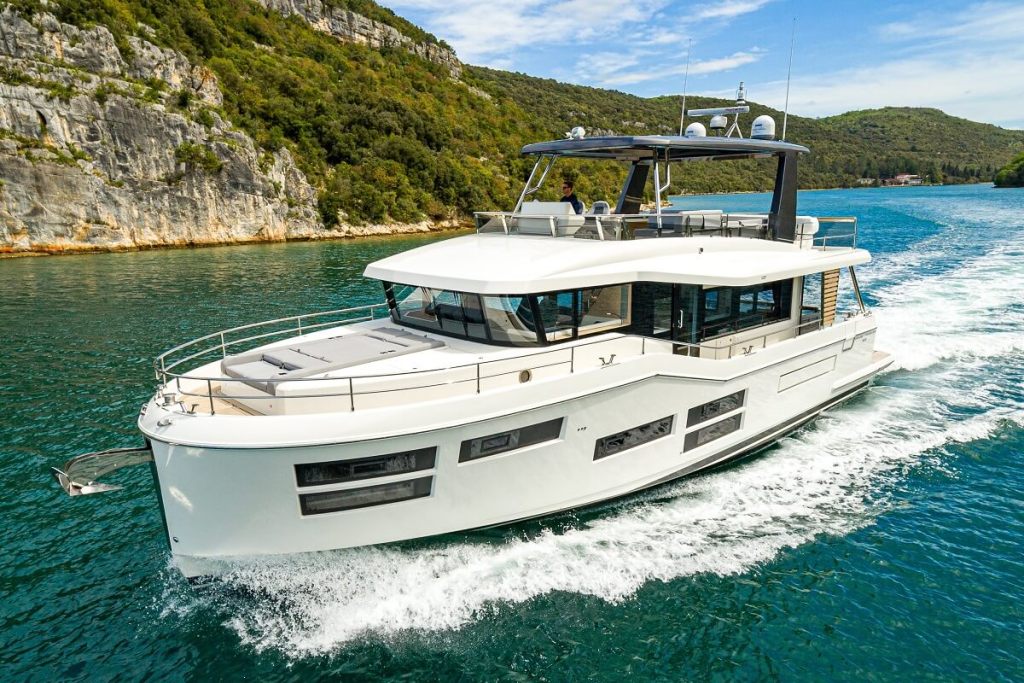 Beneteau, Grand Trawler, 62, Cannes Yachting Festival, Robert Chaffer, Gran Turismo, Asia, Hong Kong, Simpson Marine