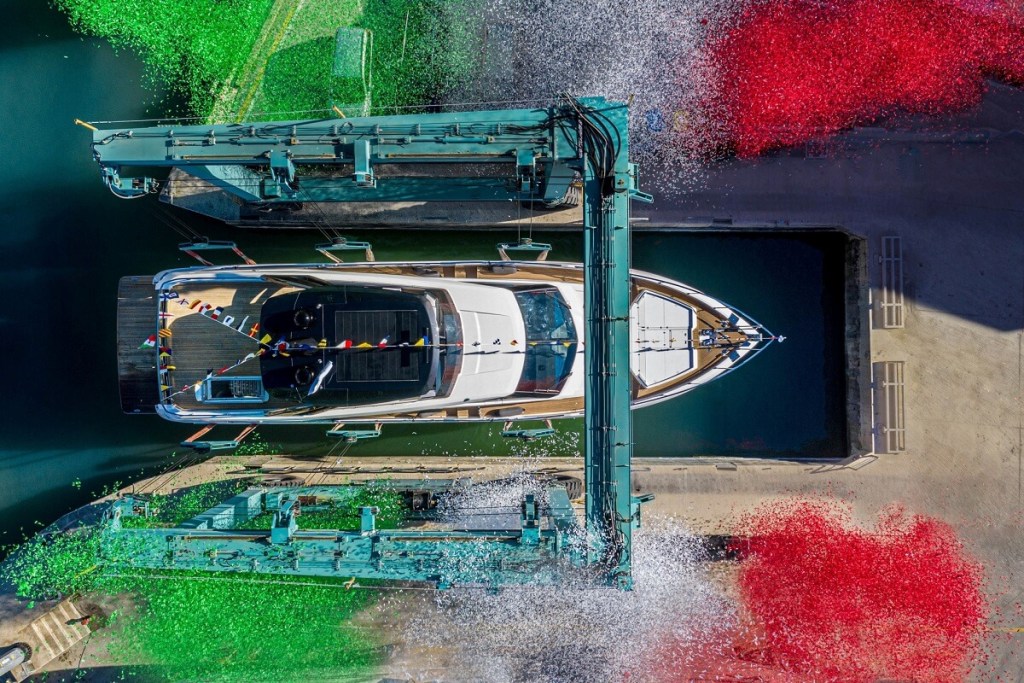 Ferretti Yachts, Ferretti Group, 780, fire, 1000, Cattolica, Club B, launch, first, IdeaeItalia, Roda, Maltese, Alberto Galassi, Hong Seh Marine, Singapore