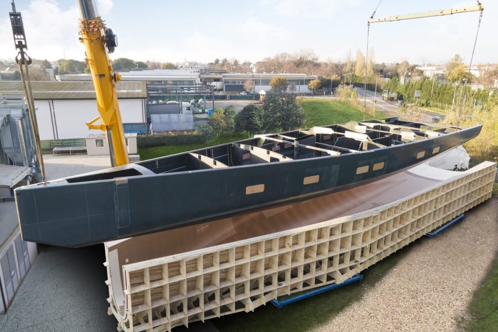 Wally, 101, demould, mould, hull, lifting, sailing, yacht, cruiser, racer, carbon, Stefano De Vivo, Luca Bassani, pre-preg, carbon-fibre, sandwich composite, owner