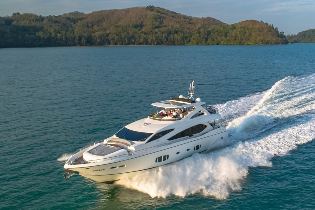 Fraser, superyacht, Asia, Australia, Maxxx, Sunseeker, 86, Yacht, Phuket, Thailand, Benjamin Tabuteau, Hong Kong, Eric Noyel, Peter Redford, Eugenio Cannarsa, 2009, 2018, jacuzzi, hot tub, jetski