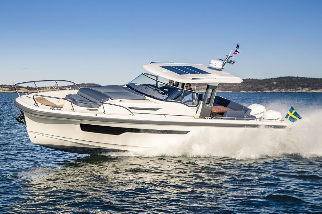 Nimbus, T11, Sweden, Asiamarine, Hong Kong, Thailand, Singapore, Vietnam, motorboat, motor yacht, review