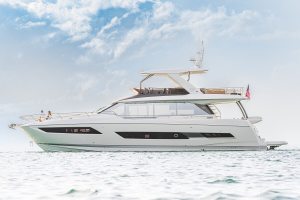 Prestige, Swarovski, 690, Hong Kong, Asia, Asia Yachting, Erwin Bamps, Clemence Cessou