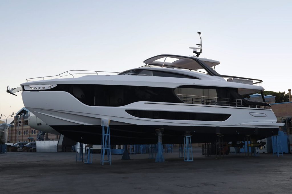 Azimut, launch, Grande 26 Metri, Viareggio, Alberto Mancini, Achille Salvagni, Cannes Yachting Festival, world premiere, Deck2Deck, Grande Trideck, Grande 36 Metri, Magellano 30 Metri, Low Emission Yachts