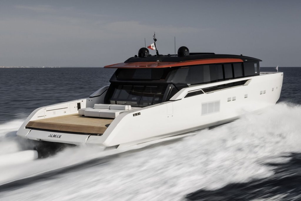 Sanlorenzo, SP110, smart performance, sport yachts, Zuccon, SD90, Piero Lissoni, Tilli Antonelli, Marco Arnaboldi, Patricia Urquiola, Cannes Yachting Festival, open coupé, waterjets, hydrojet