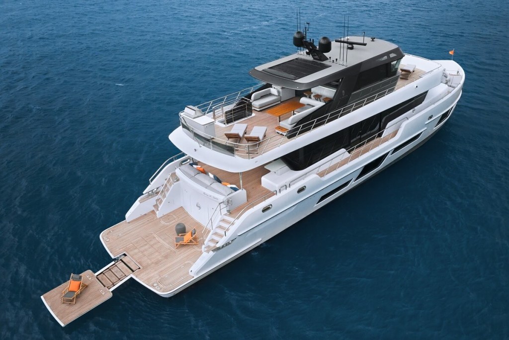 CL Yachts, world premiere, debut, CLX96, CLB65, Fort Lauderdale International Boat Show, Florida, Milan, Jozeph Forakis, industrial designer, Albert Horsmon, structural engineering, Earl Alfaro for naval architecture, Hong Kong, RINA, Howard Apollonio, Gurit, aft galley