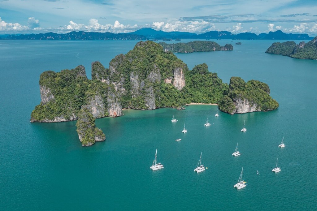 Lagoon, Escapade, Thailand, sailing, catamaran, Simpson Marine, Phuket, Phang Nga Bay, 620, 560, 52F, 450, 421, 42, 400, 40, 380, Koh Yao Noi, Hong Island, Krabi, Ao Po Grand Marina, Koh Roi, kayaks, inflatables, water scooters, mangroves, fire show