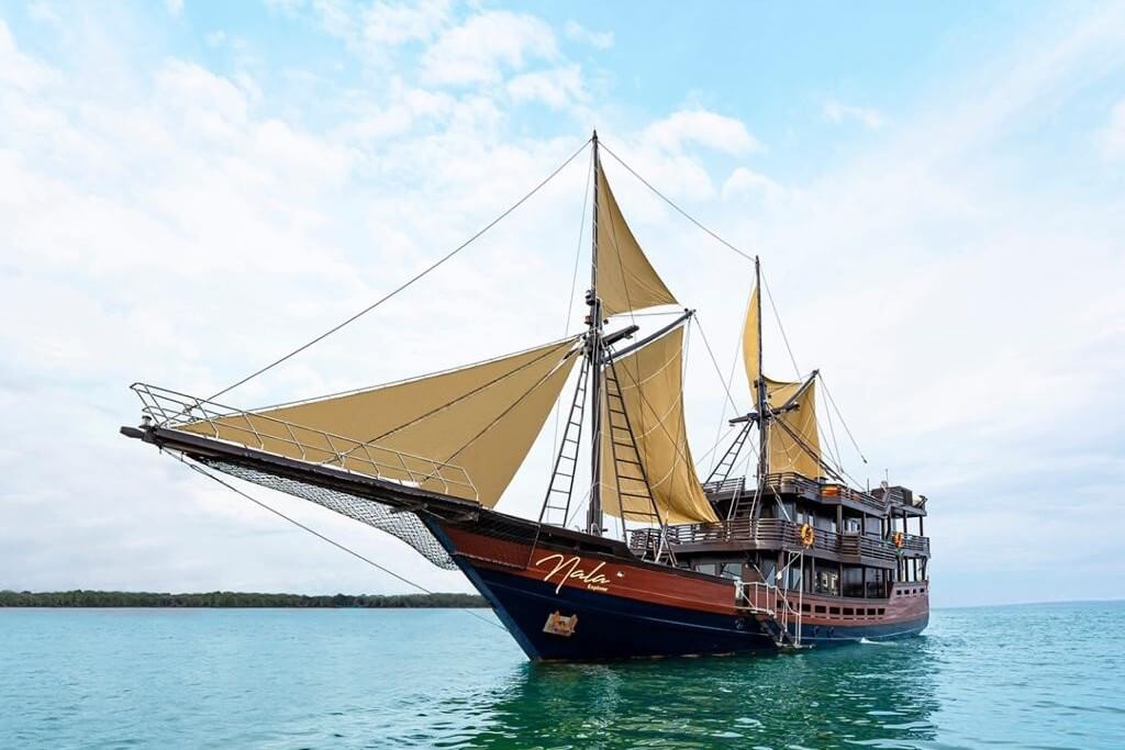 Yacht Sourcing, charter, phinisi, Nala, Indonesia