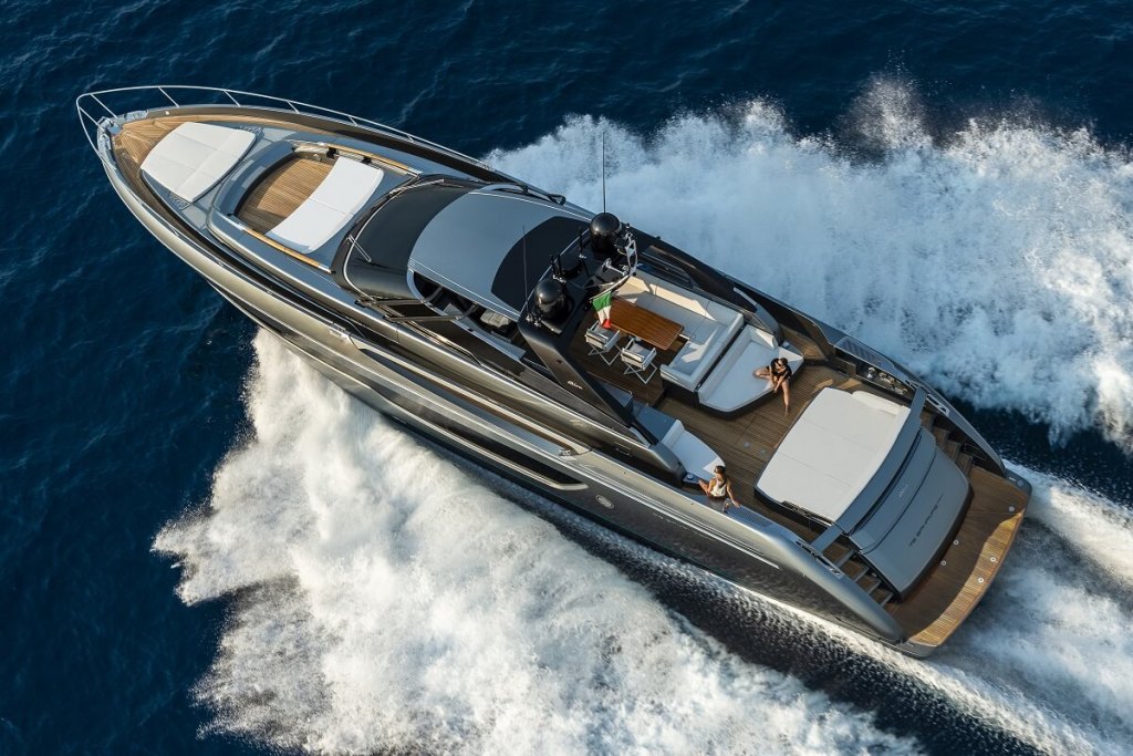 Riva, 76’ Bahamas, Super, open, coupe, C-Top, Ferretti Group, Officina Italiana Design, Mauro Micheli, Sergio Beretta, Strategic Product Committee, Piero Ferrari, Shark Grey