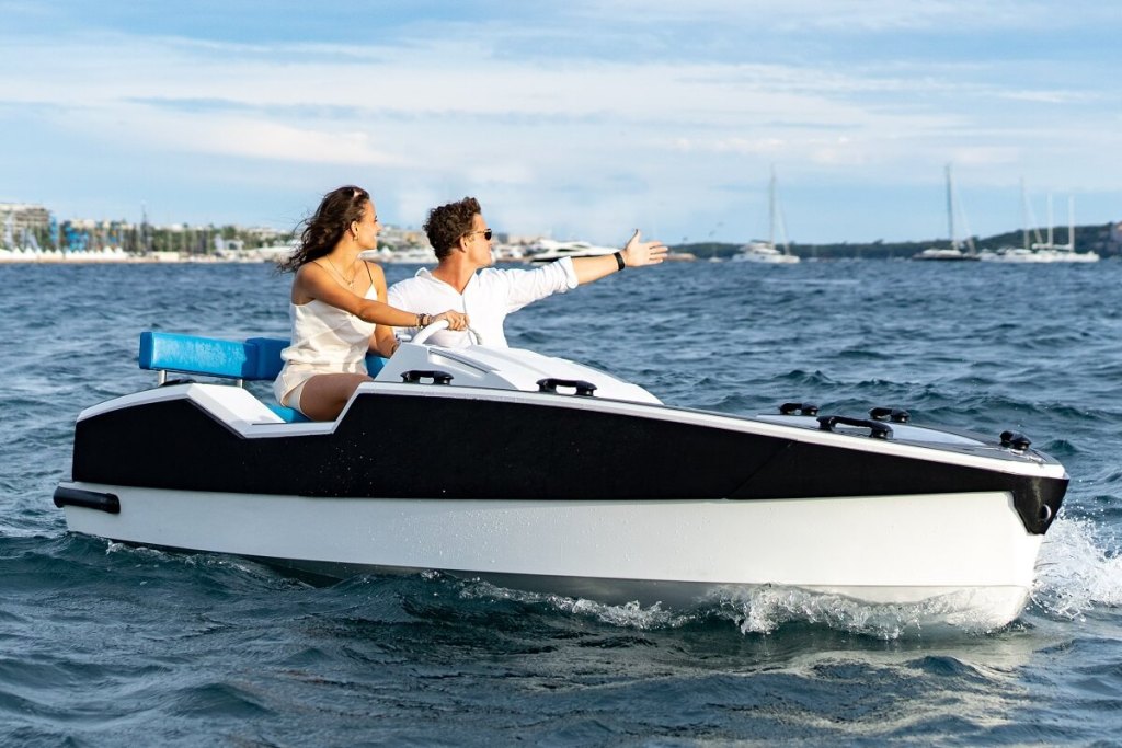 Silent-Yachts, Silent Tender 400, electric, drivetrain, solar-electric, catamarans, Austrian, Michael Köhler, carbon-fibre, Silent 60, Silent 80, lithium battery, knots
