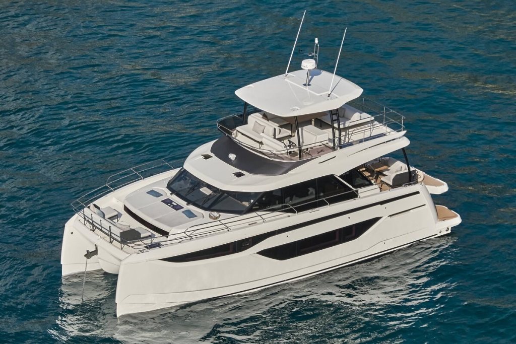 Prestige, French, builder, yacht, boat, power, catamaran, multihull, monohull, M48, Cannes Yachting Festival, Genoa International Boat Show, Garroni Design, Philippe Briand, RODA, Volvo Penta, M68