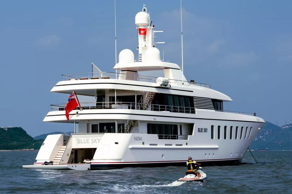 Feadship, Blue Sky, sale, Camper & Nicholsons, Central Agency, Hong Kong, Gold Coast, China, mainland, Chinese, owner, 2013, karaoke, mahjong, De Voogt Naval Architects, Sinot Yacht Architecture & Design, Helix, Carmen Lau, Bannenberg & Rowell Design, helicopter deck, helipad