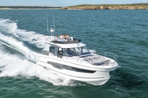 Jeanneau, Merry Fisher, 1295 Fly, Valencia Tong, flybridge, 300hp, outboard, engines, Fort Lauderdale International Boat Show, FLIBS