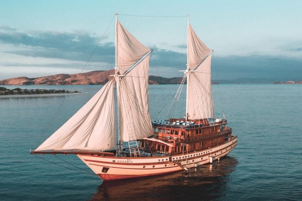 Camper & Nicholsons, The Maj Oceanic, charter, CA, central Agency, dive master, Bali, Komodo, Raja Ampat