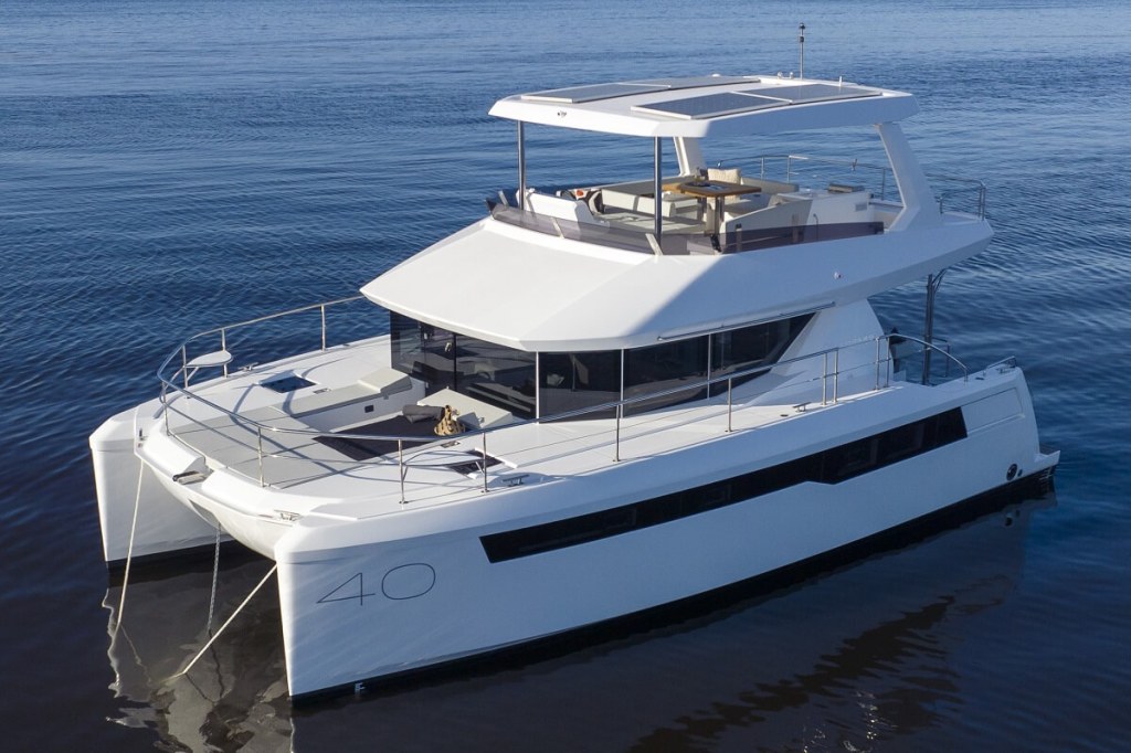 Leopard, power catamaran, powercat, motor yacht, 40 Powercat, Fountaine Pajot, Lagoon, Sunreef, Silent-Yachts, VisionF, Lazzara, Cosmopolitan, Soel, Zen, Alva