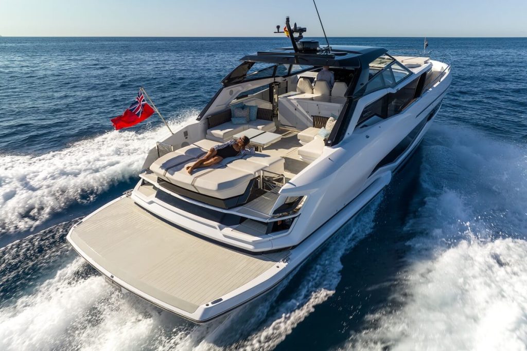 Sunseeker, Cannes Yachting Festival, Superhawk 55, 75 Sport Yacht, 100 Yacht, Midnight Grey, Manhattan 55, 68, Predator 65, 75 Sport Yacht, 90 Ocean, 76 Yacht, 88 Yacht, VIP lounge, Whispering Angel, Moët Hennessy