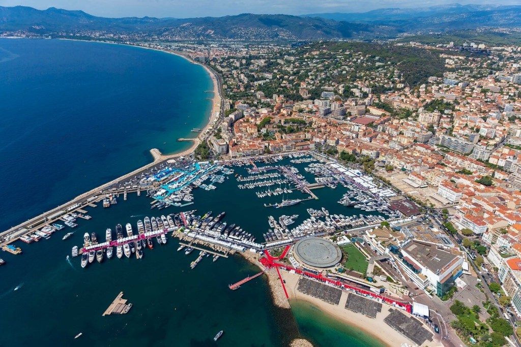 Cannes Yachting Festival, Vieux Port, Port Canto, Sylvie Ernoult, Isa, Granturismo 45, Benetti, Diamond 44, Oasis 40M, Custom Line 140’, Ferretti Group, Oceanic 143, Canados, Baglietto, Dom 133