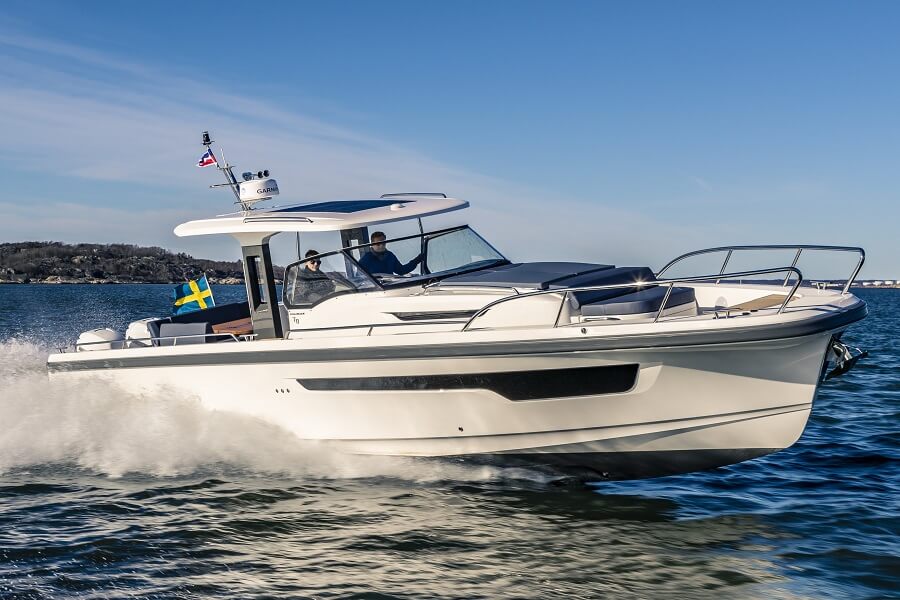 Day boats, Solaris, Fiart, Evo, Key Largo, Wajer, Tesoro, Sacs, Rebel, Lomac, Pirelli, Nimbus, Axopar, Saxdor