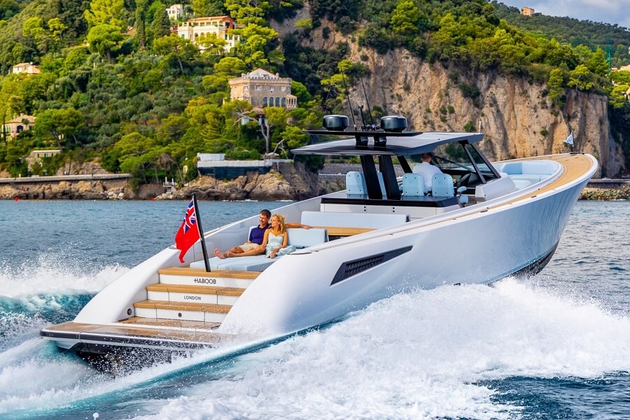 Day boats, Solaris, Fiart, Evo, Key Largo, Wajer, Tesoro, Sacs, Rebel, Lomac, Pirelli, Nimbus, Axopar, Saxdor