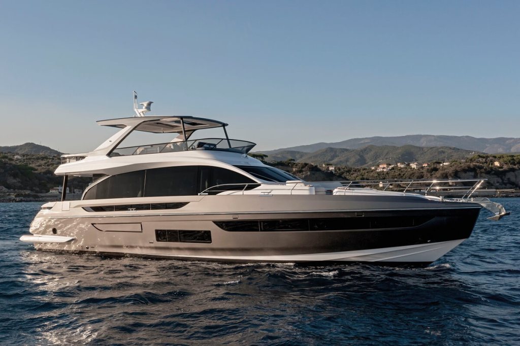 Azimut, Fly 72, Magellano 60, Verve 48, Alberto Mancini, Fabio Fantolino, Cannes Yachting Festival, Genoa International Boat Show, Marine Italia
