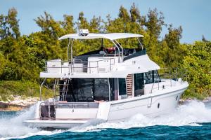 Beneteau, Swift Trawler, 48, Zuzana Prochazka, Sedan, Singapore, Simpson Marine, Phuket, Grand Trawler 62, Raymarine, Cummins