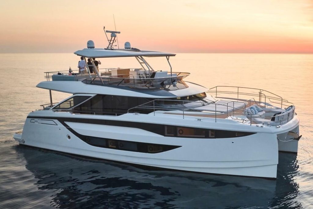 Groupe Beneteau, Beneteau, Jeanneau, Prestige, Lagoon, Excess, Delphia, Four Winns, Wellcraft, Scarab, Glastron, Miami, Boat, Show, Flyer. Antares, Merry Fisher, Sun Odyssey, Oceanis, M8, F4, DB/37, DB/43, Herald Plaza, Museum Park