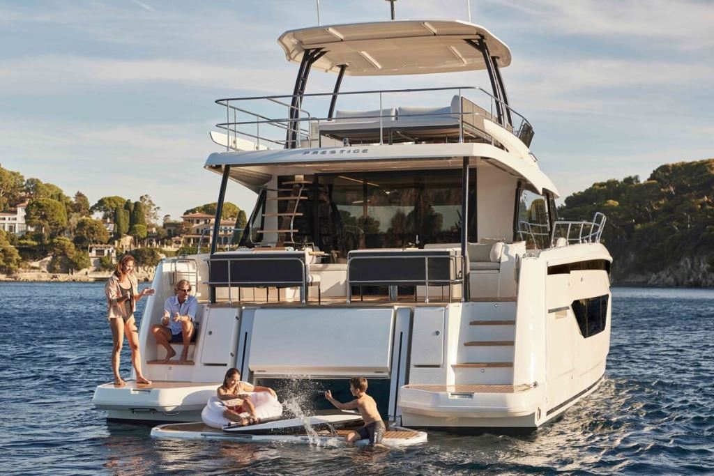 Asia Yachting, Hong Kong, Prestige, M48, Asia-Pacific, Groupe Beneteau, Jordi Esteve, Vinci Cheung, Brian Leung, Cannes Yachting Festival, M-Line, X-Line, F-Line, S-Line, Sanctuary Cove International Boat Show, Australia, Sydney International Boat Show, Prestige Exclusive Days, Japan