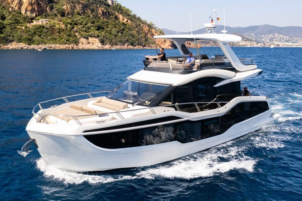 Galeon, 560 Fly, beach mode, Cannes Yachting Festival, MarineMax, Asiamarine, Hong Kong, Singapore, Thailand, beach mode, 680 Fly, 800 Fly, 400 Fly, 640 Fly, 440 Fly, Tony Castro