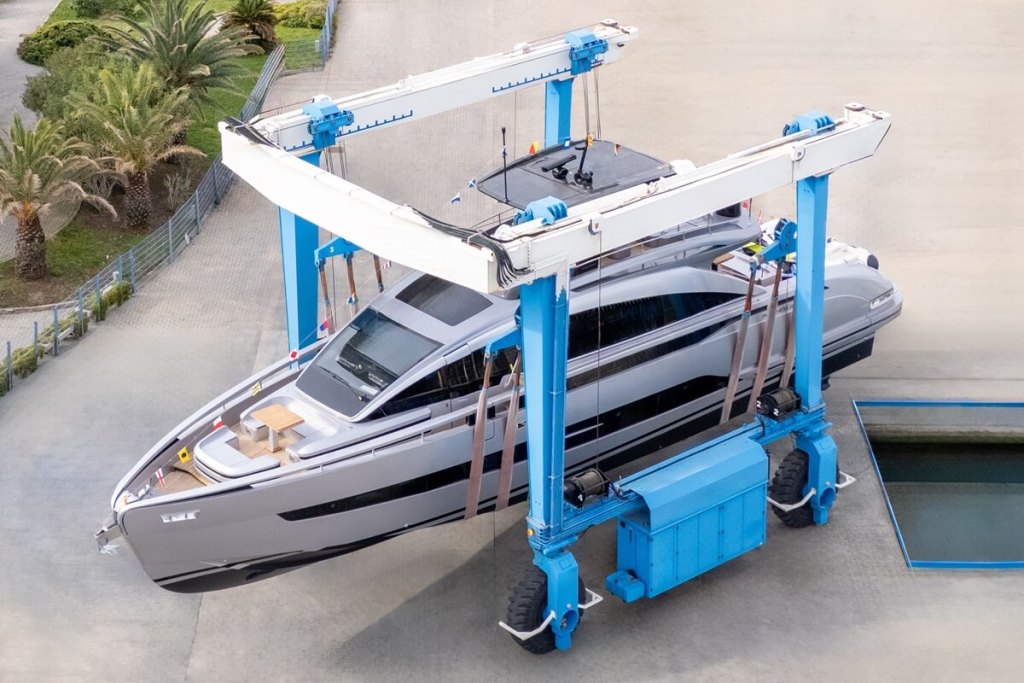 Pershing, GTX80, Cannes Yachting Festival, Vallicelli Design, Ferretti Group, Piero Ferrari