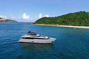 Simpson Yacht Charter, Sanlorenzo SL90A, Hong Kong charter, Hong Kong