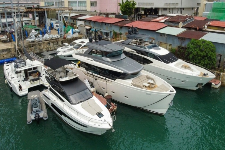 Simpson Marine, Sanlorenzo, Sanlorenzo SL86, Sanlorenzo SX76, Fairline Squadron 50, Sunseeker, Ferretti
