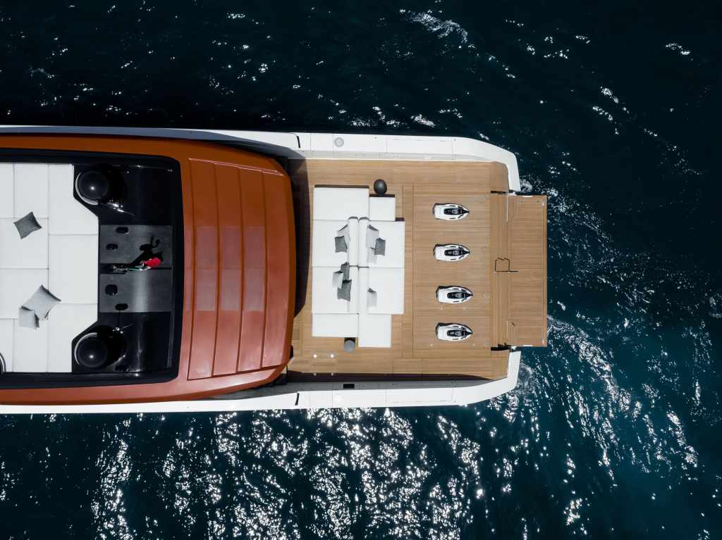 Sanlorenzo’s SP110 blends tradition and innovation Judges call Sanlorenzo’s SP110 a “floating home.” Sanlorenzo’s SP110 innovative design Sanlorenzo’s awarded SP110