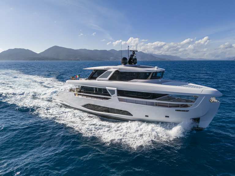 Ferretti Group’s INFYNITO 90 introduces a groundbreaking foredeck space that re-imagines how a yacht’s bow should be enjoyed.