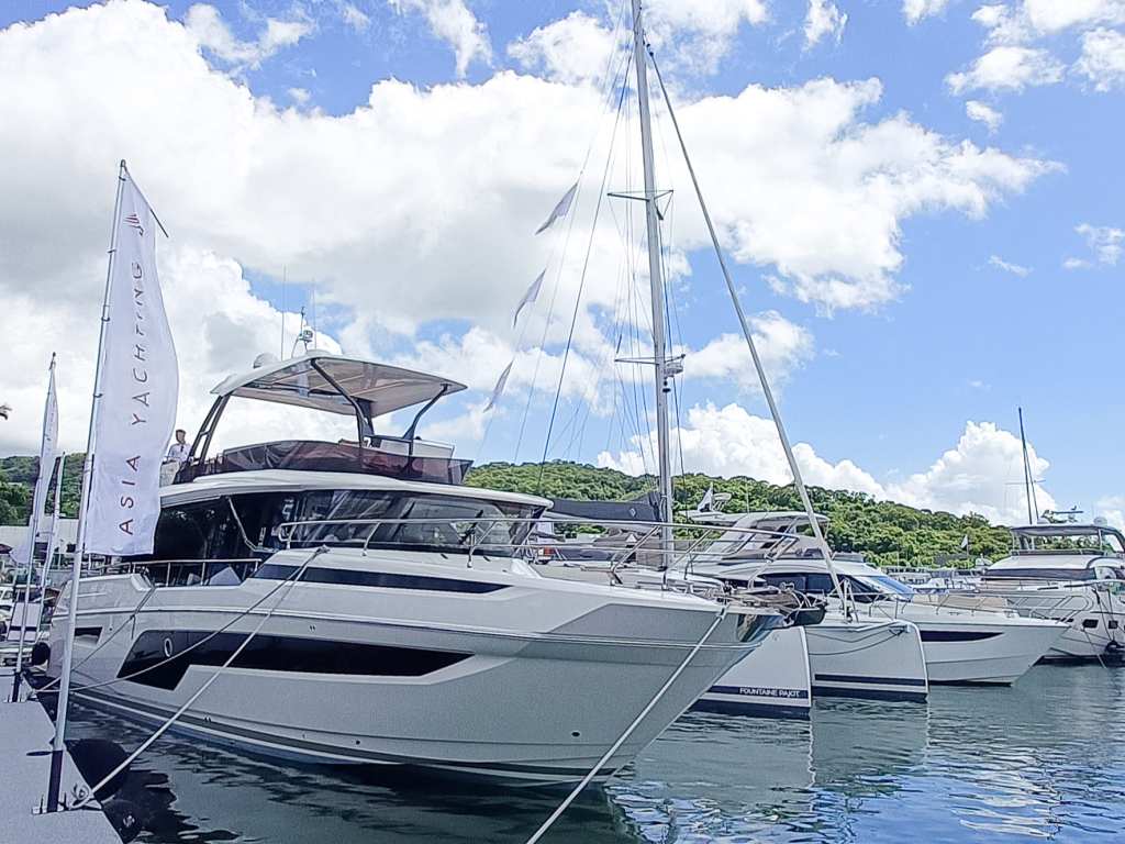 A New Nautique Super Air G23 at Asia Yachting’s Summer Sale Asia Yachting’s Summer Sale at Club Marina Cove A new Prestige X60 at Asia Yachting’s Summer Sale Guests tour The Tanna 47 at Asia Yachting’s Summer Sale