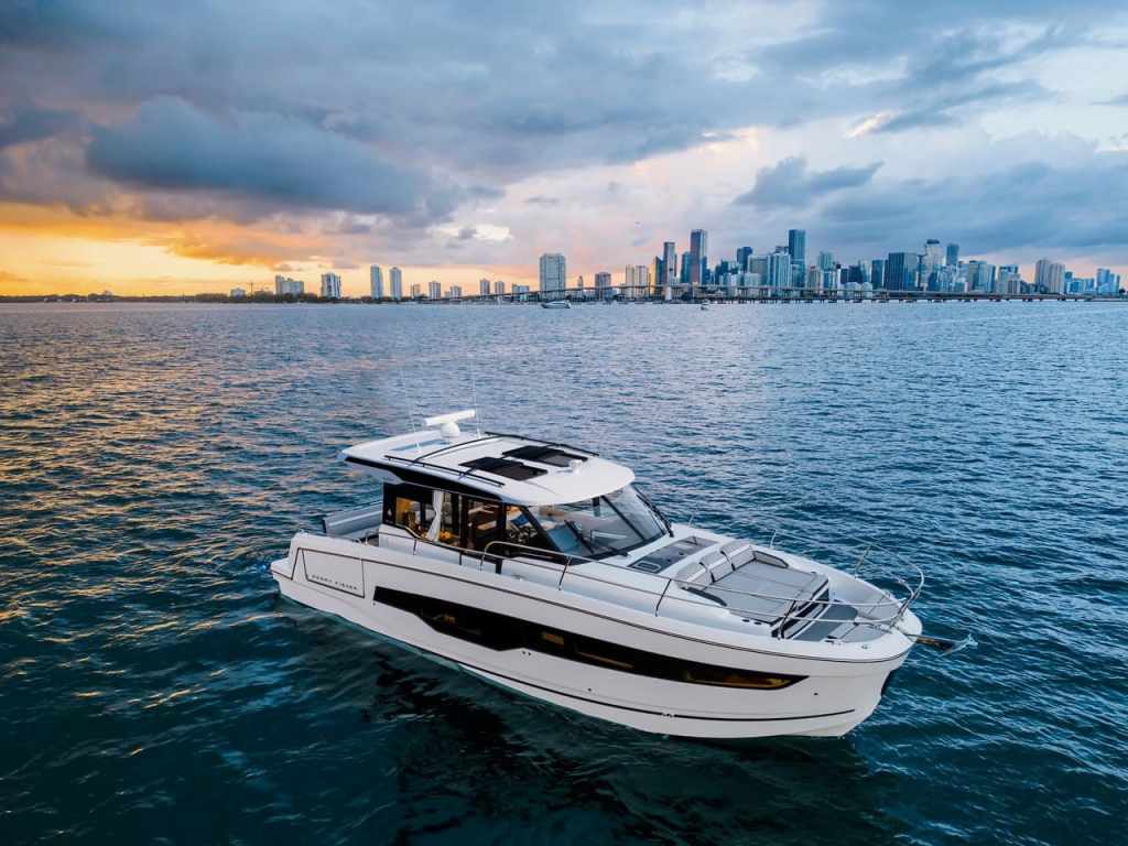 Merry Fisher 895 Sport Series 2 new for Jeanneau 2025 Jeanneau 2025 Sport Series 2 Jeanneau 2025 range includes a Merry Fisher all-new coupe