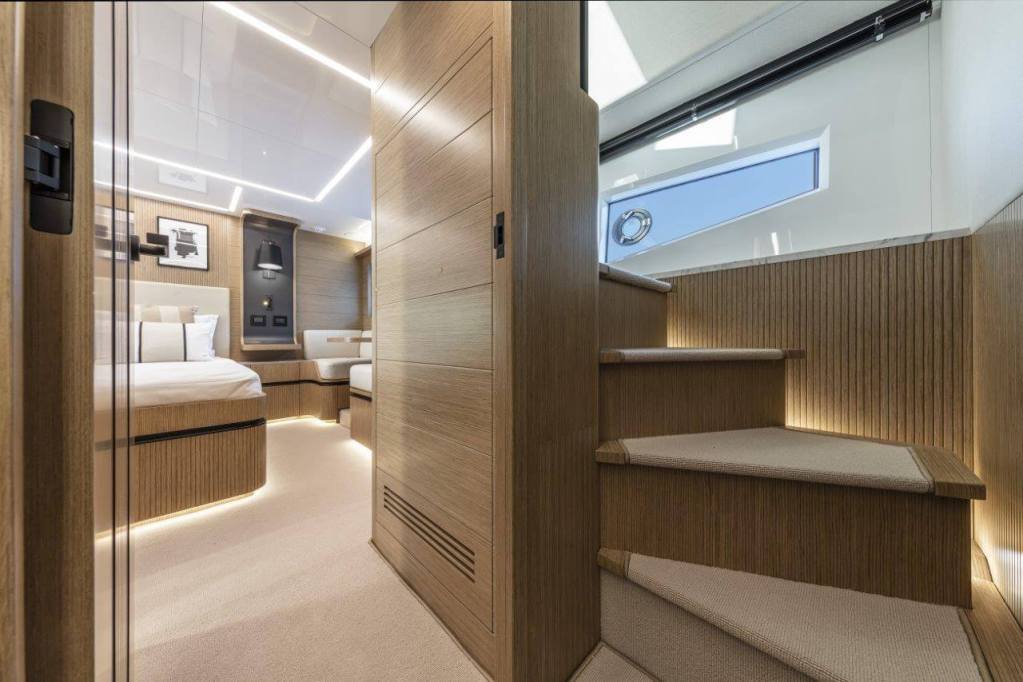 Pearl 62 headed to Sydney Pearl 62 packs in lots of features Pearl 62 seating and dining area Pearl 62 has 4 guest cabins Pearl 62 has a full-length flybridge Pearl 62 with touchscreen Pearl 62 is a family yacht