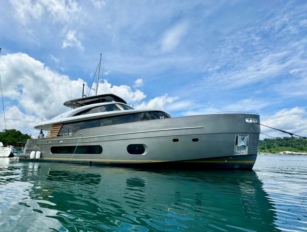 Azimut delivers Magellano 25M to Asia Azimut Magellano 25M finds home in Asia Magellano 25M splashes down in Asia Eco-friendly Azimut Magellano 25M arrives in Asia Asian owners choose Azimut Magellano 25M Magellano 25M a perfect fit for Asian owners