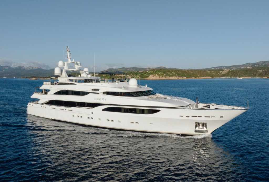 Lioness Camper and Nicholsons Monaco Kahalani Camper and Nicholsons Monaco Camper and Nicholsons Monaco Black Legend Camper and Nicholsons Monaco Wedge Too Asya Camper and Nicholsons Monaco Sanlorenzo Monte-Cristo Secret Love Sanlorenzo Stradivarius L'Opera