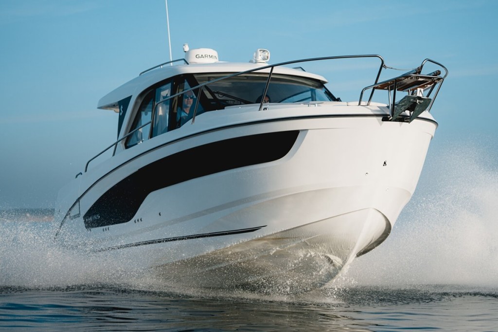 Beneteau, Antares 9, Boot Dusseldorf, Sarrazin Design