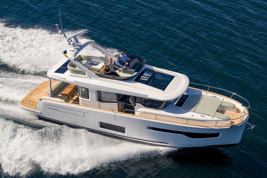 Nimbus, 495 Flybridge, European Powerboat of the Year, Asia, Asiamarine, Alukin, Aquador, EdgeWater, Falcon, Paragon