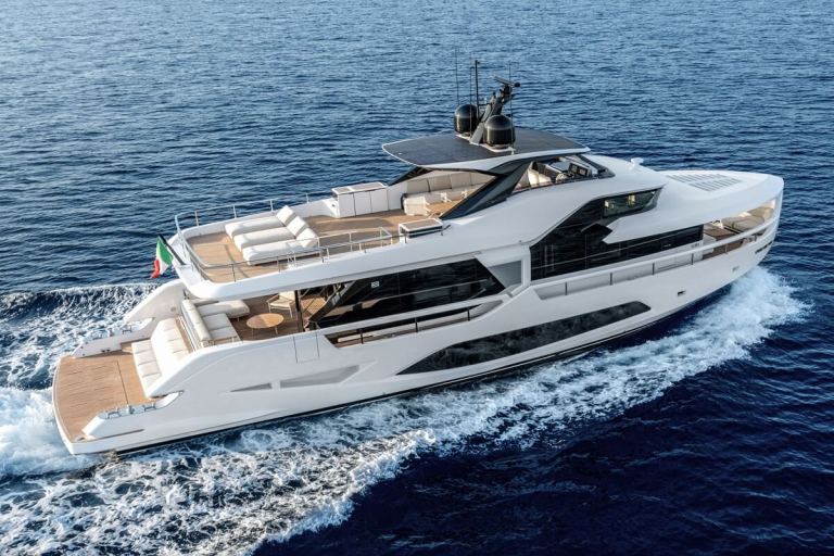 Ferretti Yachts, INFYNITO 80, Alessandro Tirelli, Ferretti Group, IdeaeItalia, FSEA, Ferretti Sustainable Enhanced Architecture, Alessio Battistini