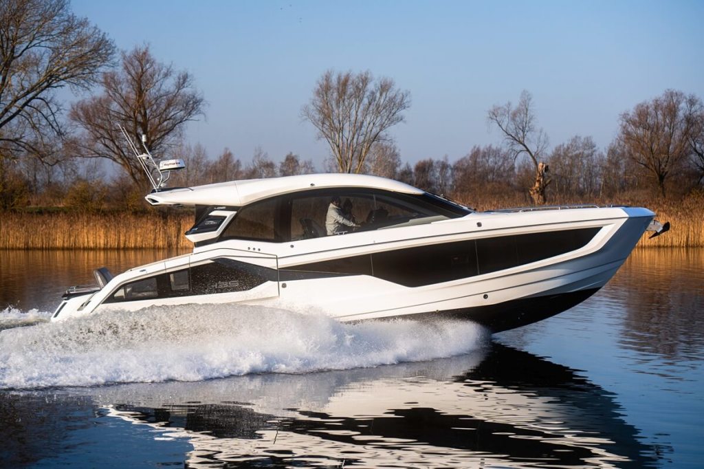 Galeon, day cruiser, sports boat, motoryacht, powerboat, Yacht Style Award, Tony Castro Yacht Design