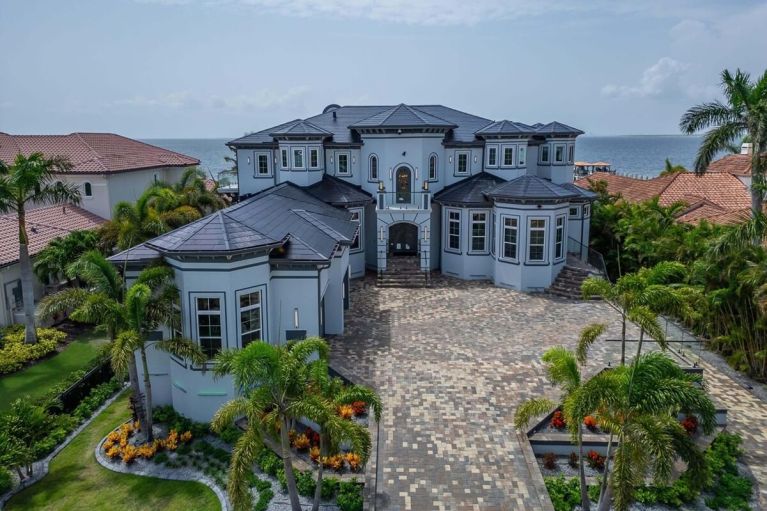 6526 Surfside Boulevard, Florida