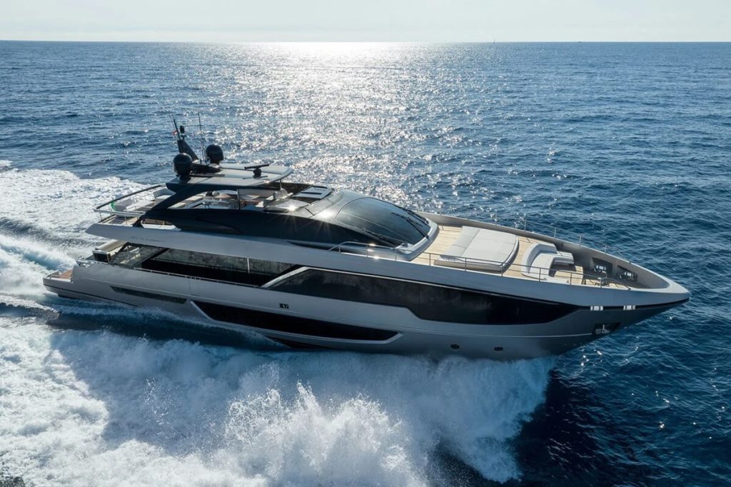 Starship Yachts, Riva, 102’ Corsaro Super, Hong Kong, Edwin Ho
