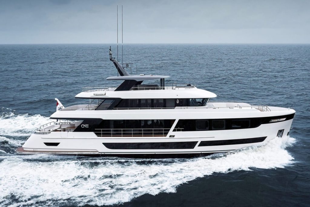 Van der Valk, One, Guido de Groot, Carla Guilhem, Lalabe, Cannes Yachting Festival