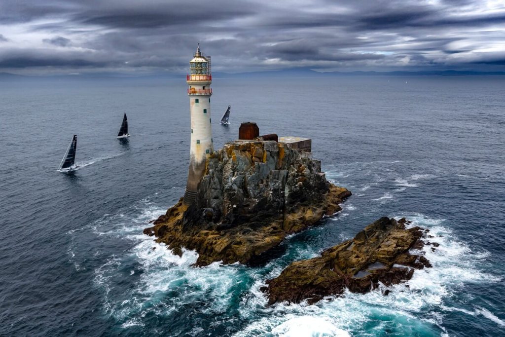 Rolex Fastnet Race, Léon, Fastnet Challenge Cup, trimaran, SVR Lazartigue, Black Jack 100, monohull